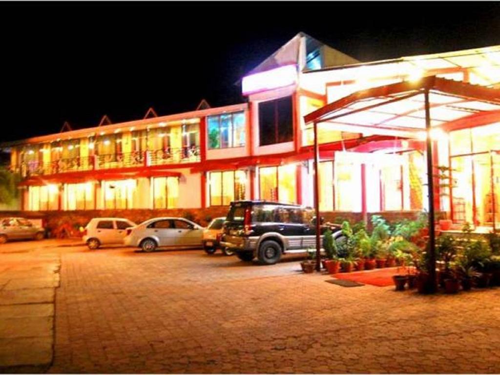 Hotel Shivalik Kasauli Exterior photo